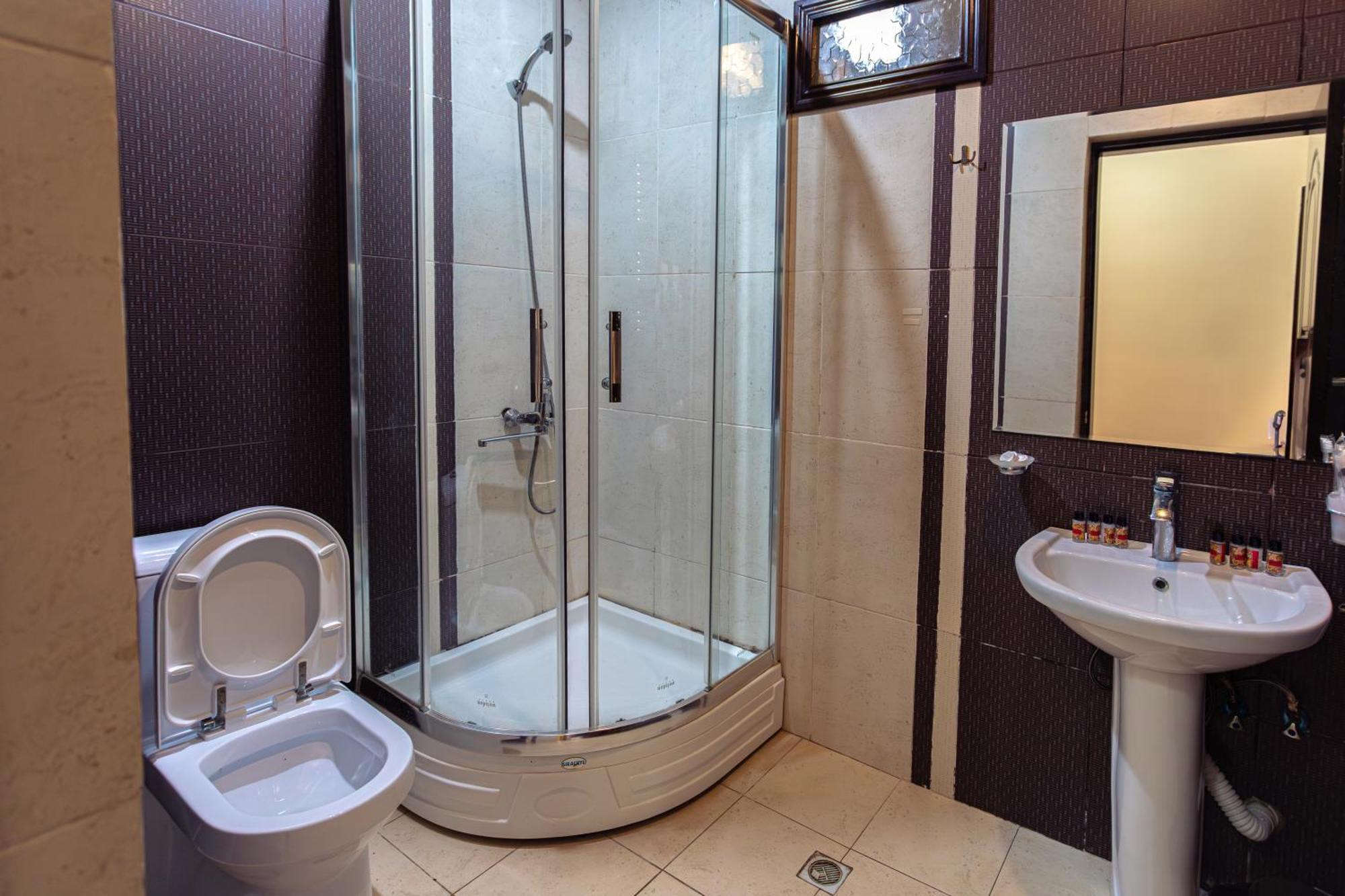 Chabiant Guesthouse Chateau Monolit Ikinci Yeniyol Exterior photo