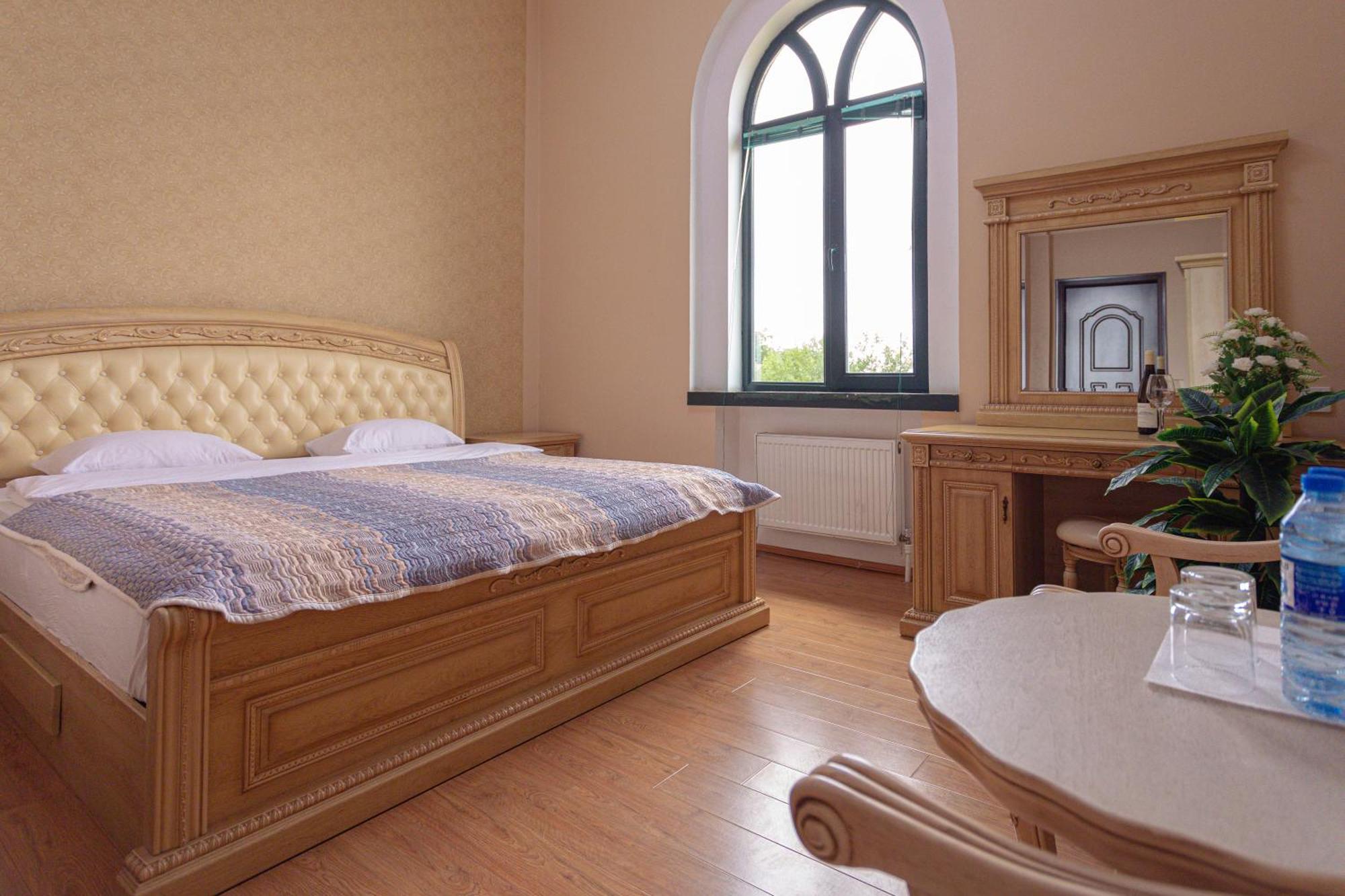 Chabiant Guesthouse Chateau Monolit Ikinci Yeniyol Exterior photo